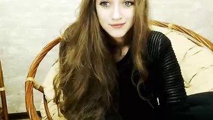 Симпатичная пассия Tina_dous0n нежно теребит вагину
