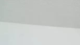 Соблазнительная курва Bitch_baby92 скачет на секс игрушке