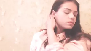 Малышка Karolixxx общается во фри чате