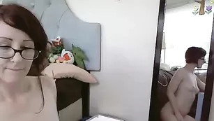 Зрелая потаскушка Ponylegs демонстрирует шикарное тело