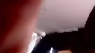 Симпатичная брюнетка Nataliasaenz страстно мастурбирует киску