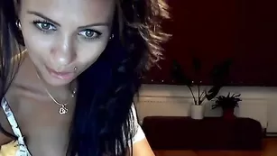 Пылкая самка Xxxwildcatxxx демонстрирует большие сиськи