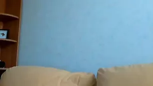 Пылкая шалава Angeli_xxx нежно мастурбирует пизду