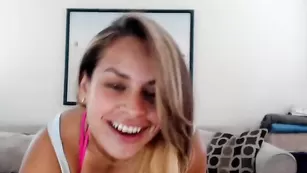 Замечательная шваль Allyson_taylor соблазняет пышными формами