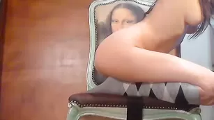 Черноволосая цыпочка Elisadeathnaked вертит упругой попой