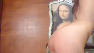 Черноволосая цыпочка Elisadeathnaked вертит упругой попой