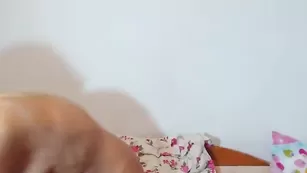 Соблазнительная блонда Sweet_ary трахается секс игрушками