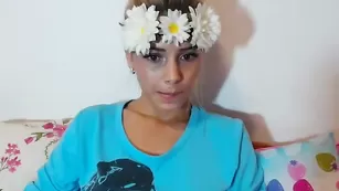 Соблазнительная блонда Sweet_ary трахается секс игрушками