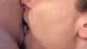 Шаловливые лесбиянки Malice4you2 шалят в душе