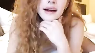 Захватывающая шкура GingerOneil облизывает секс игрушку