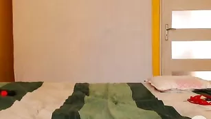 Зрелая рыжая сука Krystynazgazowni70 теребит вагину