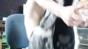 Очаровательная соска Easygoing1 трахает киску секс игрушкой