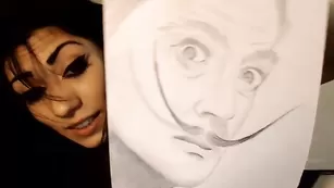 Пикантная брюнетка Evelyne92 возбуждает большими сиськами