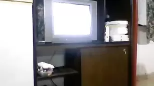 Шальная брюнетка Sexymerylin занимается мастурбацией