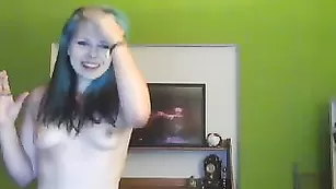 Ажурная пассия Femmexfatale страстно теребит пилотку
