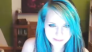 Ажурная пассия Femmexfatale страстно теребит пилотку