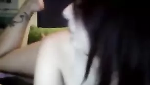 Симпатичные бабы Xxxn3rdgirlxxx ласкают бритые киски