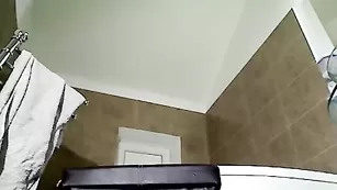 Роскошная модель The_starr страстно дрочит вагину