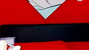 Бесподобная чертовка Funplayx дразнит большими сиськами