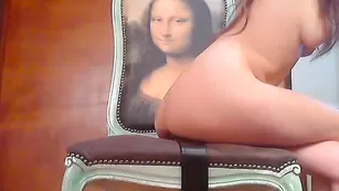 Изысканная чертовка Elisadeathnaked скачет на секс игрушке
