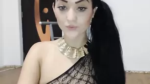 Пикантная стерлядь Lonelyst4r дрочит вибратором пизду