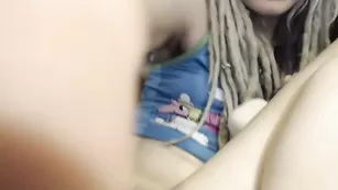 Светловолосая краля Salacia710 смачно трахает анус и вагину