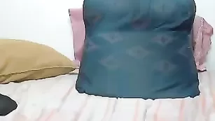 Грудастая бабенка Wondertits1 мастурбирует пизду