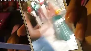 Замечательная девушка Dayaanna показывает сочную попу