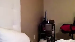 Импозантная цыпочка LexiVixi нежно массирует пизду