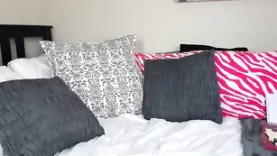 Изысканная кобыла с тату Misspaigex0 показывает прелести