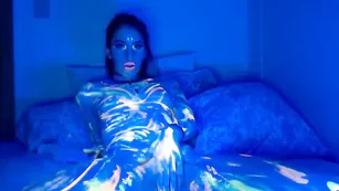 Разрисованная пассия Audrey занимается похотливыми ласками