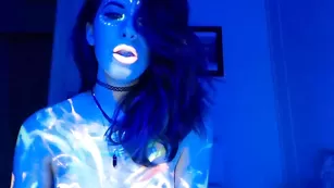 Разрисованная пассия Audrey занимается похотливыми ласками