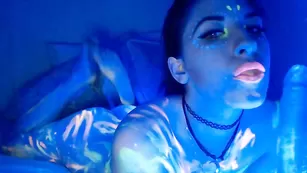 Разрисованная пассия Audrey занимается похотливыми ласками