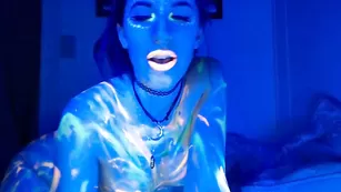 Разрисованная пассия Audrey занимается похотливыми ласками