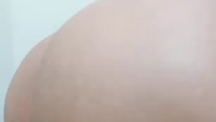 Шикарная сучка Babysexy2014 ласкает интимные места