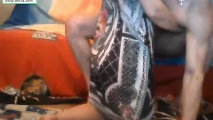 Взрослая курва Ardela ублажает член молодого