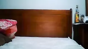 Смазливая цыпочка Wanderlust_hunny соблазняет крупными формами