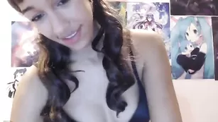 Молодая шкура Bunni_buns танцует в нижнем белье