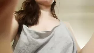 Курва с большой жопой Bellecurve мастурбирует анал