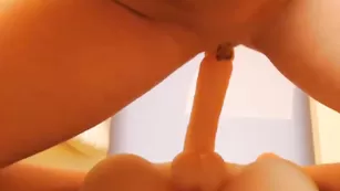 Пылкая девка Livegoddess трахает анал самотыком