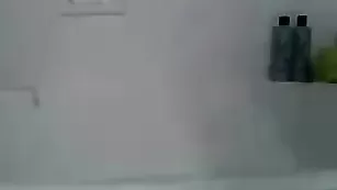 Роскошная малышка Goldengoddessxxx трахает пизду фаллосом