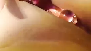 Похотливая дамочка Empressalace трахает анал фаллосом