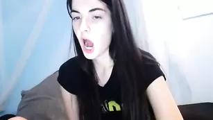 Шальная пассия Kristennn эротично раздевается