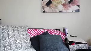 Обворожительная брюнетка Misspaigex0 общается с поклонниками