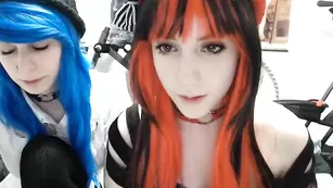 Роскошные телочки Lana_rain эротично целуются во фри