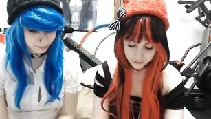 Роскошные телочки Lana_rain эротично целуются во фри