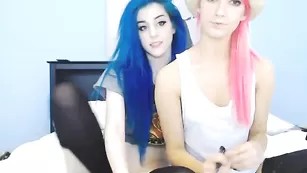 Яркие потаскушки Kati3kat мастурбируют перед камерой