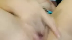 Смазливая шкура Kinkyarabic кончает на постель