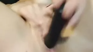 Смазливая шкура Kinkyarabic кончает на постель