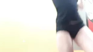 Изящная пассия Heidigarner танцует эффектный стриптиз